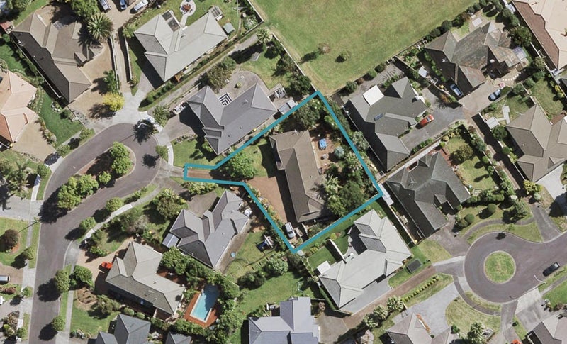 13 Flora Place, Wattle Downs, Auckland - Carousel 1