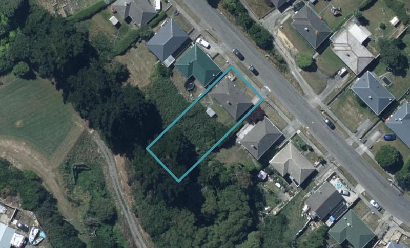 14 Cornwall Crescent, Cannons Creek, Porirua - Carousel 1