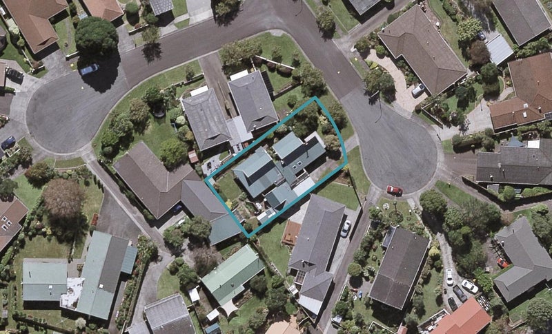 16 John Guthrie Place, Merrilands, New Plymouth - Carousel 1
