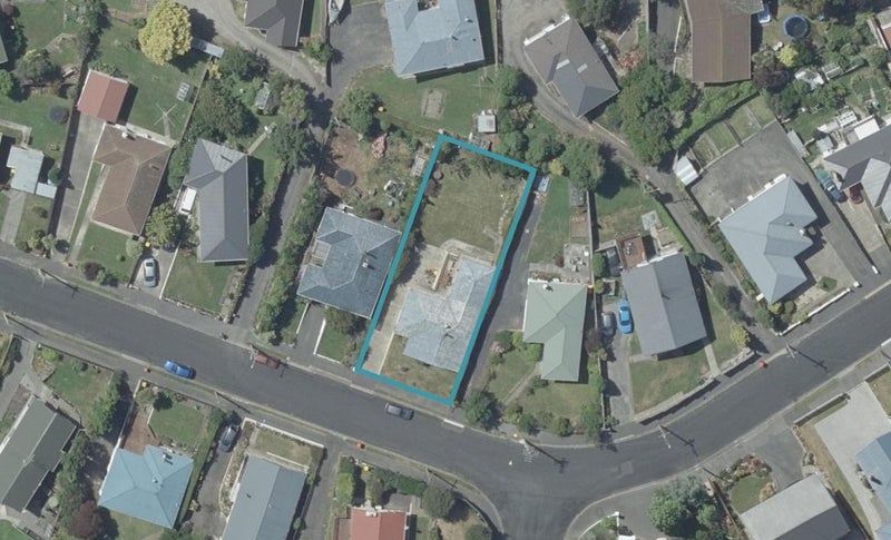 18 Bell Crescent, Concord, Dunedin - Carousel 1
