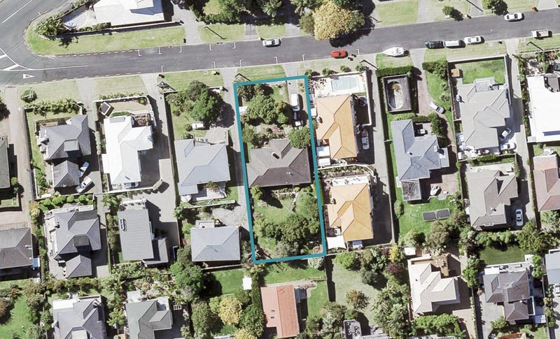 9 Beechwood Road, Rothesay Bay, Auckland - Carousel 1