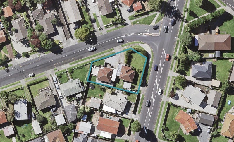 1/2 Casuarina Road, Half Moon Bay, Auckland - Carousel 1