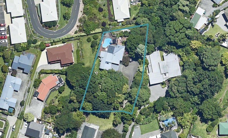 11 Fergusson Way, Judea, Tauranga - Carousel 1