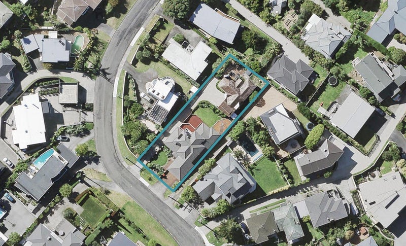 2/19 Eastcliffe Road, Castor Bay, Auckland - Carousel 1