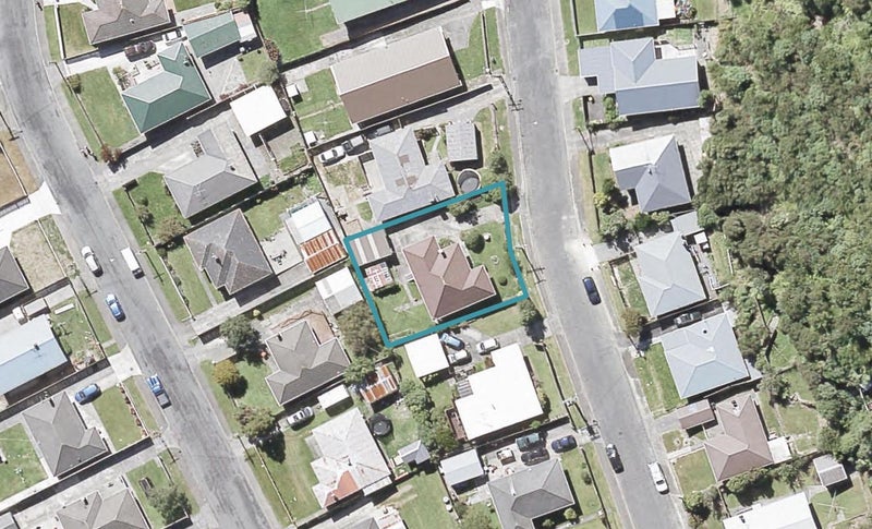 32 Petrie Street, Wainuiomata, Lower Hutt - Carousel 1