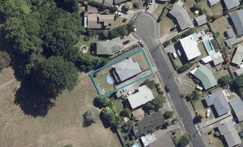 15 Paulette Place, Queenwood, Hamilton - Carousel 1