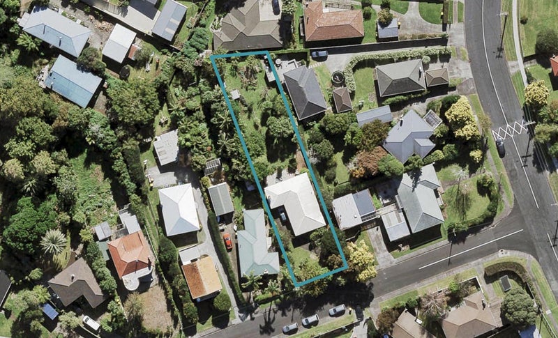 1 Springbank Lane, Te Atatu Peninsula, Auckland - Carousel 1