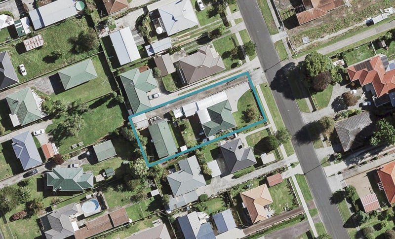 2/16 Bunnythorpe Road, Papakura, Papakura - Carousel 1