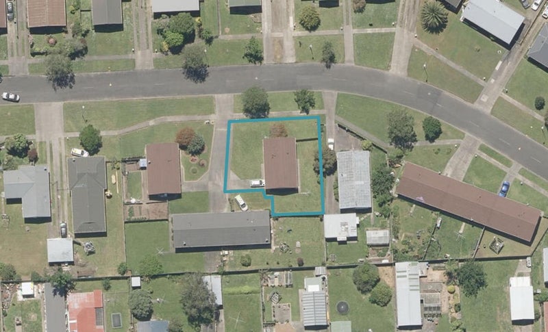 46 Hackett Street, Whanganui East, Whanganui - Carousel 1