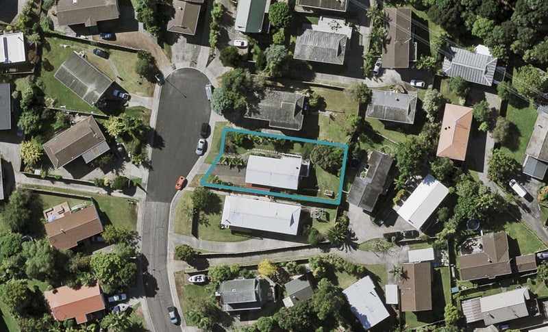 19 Thalia Place, Totara Vale, Auckland - Carousel 1
