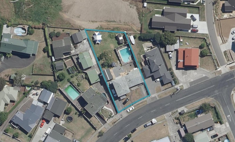 3 Cowley Drive, Temple View, Hamilton - Carousel 1