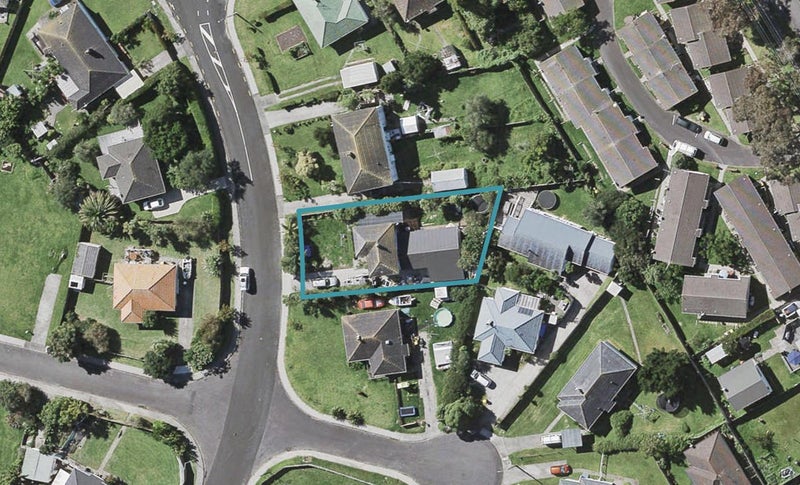10 Philomel Crescent, Bayswater, Auckland - Carousel 1