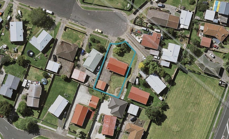 24 Darnell Crescent, Clover Park, Auckland - Carousel 1