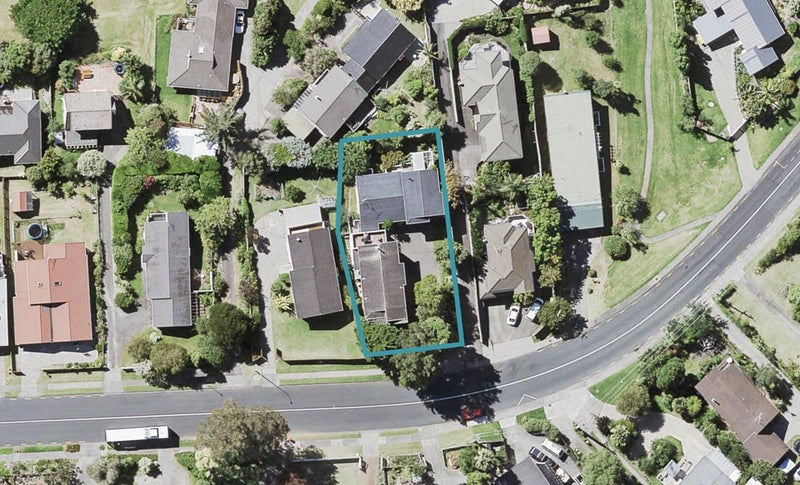 1/61 Glencoe Road, Browns Bay, Auckland - Carousel 1