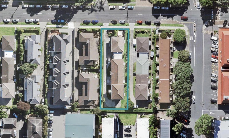 4/24 Inverness Road, Browns Bay, Auckland - Carousel 1