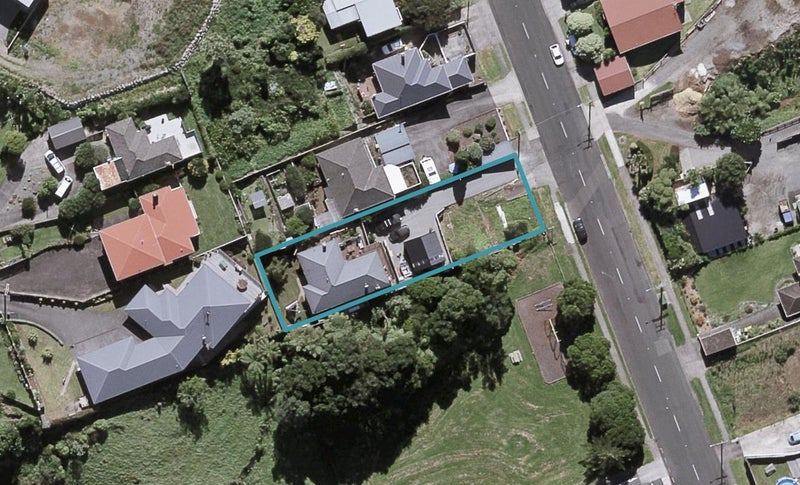 16 Lawry Street, Moturoa, New Plymouth - Carousel 1