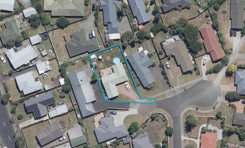 7 Aria Court, Fairview Downs, Hamilton - Carousel 1