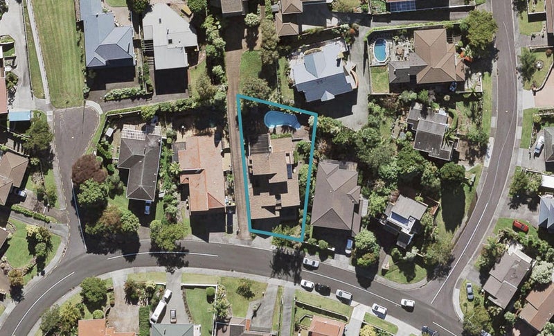 84 Manhattan Heights, Glendene, Auckland - Carousel 1