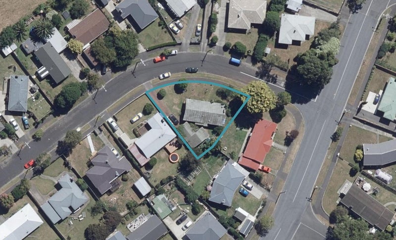 46 Sheridan Street, Silverdale, Hamilton - Carousel 1