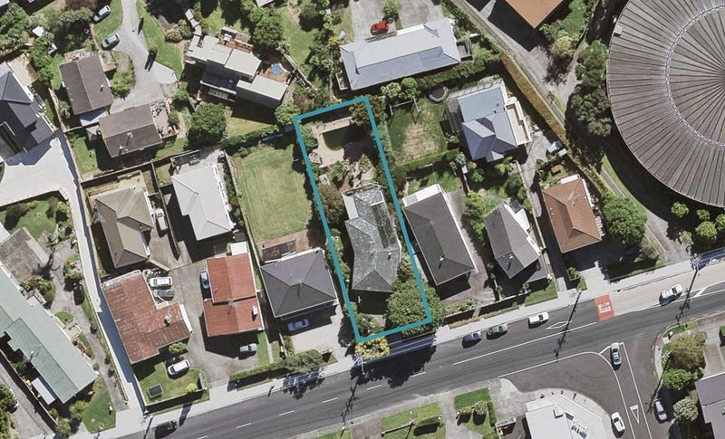 94 Pupuke Road, Hillcrest, Auckland - Carousel 1