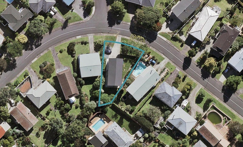 11 Marywil Crescent, Hillcrest, Auckland - Carousel 1