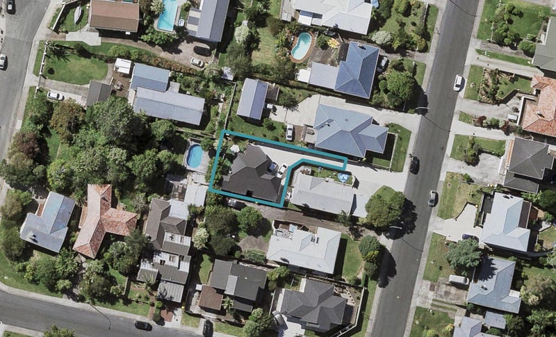 13A Lewis Road, Pakuranga, Auckland - Carousel 1