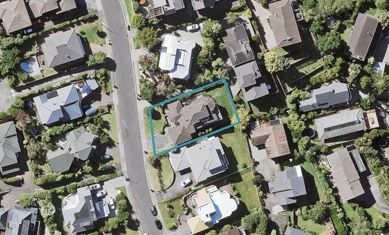 12 Calypso Place, Rothesay Bay, Auckland - Carousel 1
