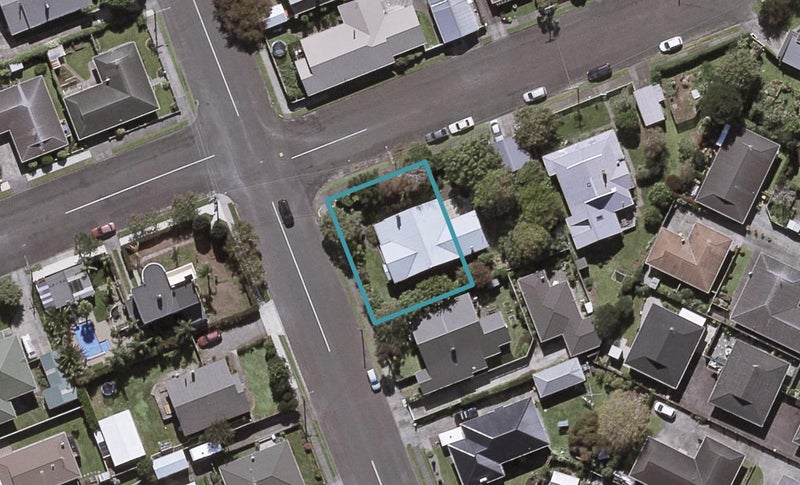 13 Sanders Avenue, Westown, New Plymouth - Carousel 1