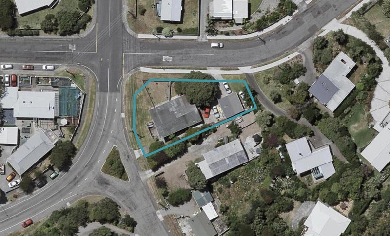 2 Kawau Grove, Waikanae Beach, Waikanae - Carousel 1