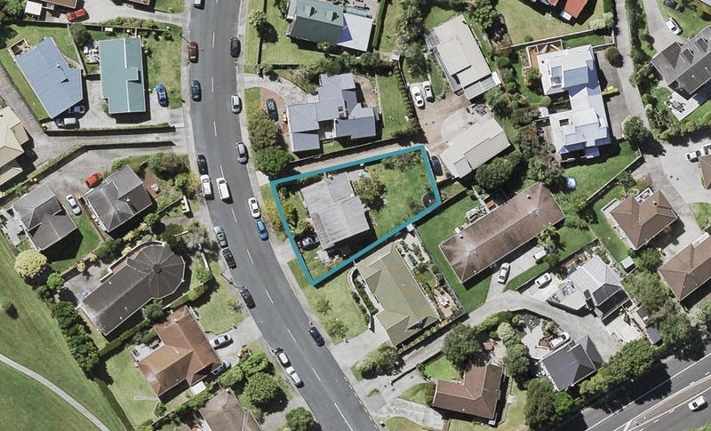 9 Centorian Drive, Windsor Park, Auckland - Carousel 1