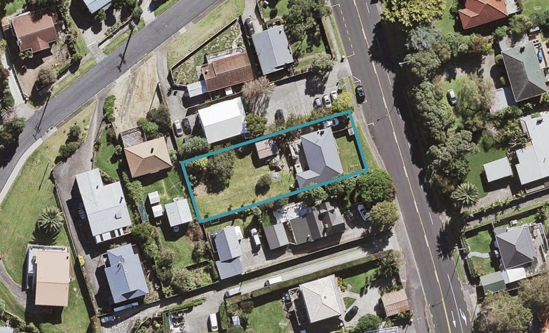 20 Glenfield Road, Birkenhead, Auckland - Carousel 1