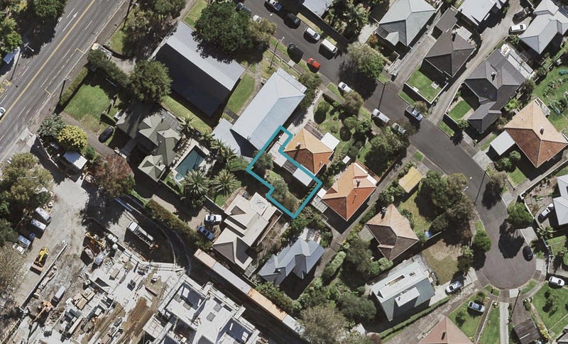 1D Saint Oswalds Road, Greenlane, Auckland - Carousel 1