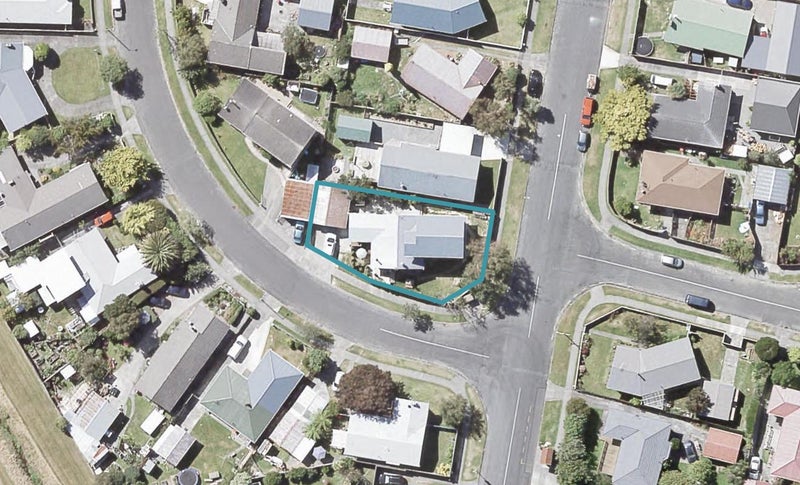 2 Momona Street, Wainuiomata, Lower Hutt - Carousel 1