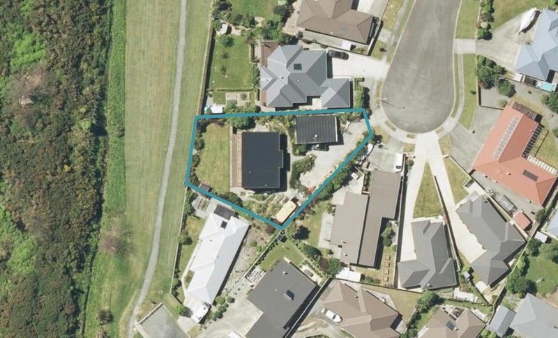 29 Glentui Place, Waikawa, Picton - Carousel 1
