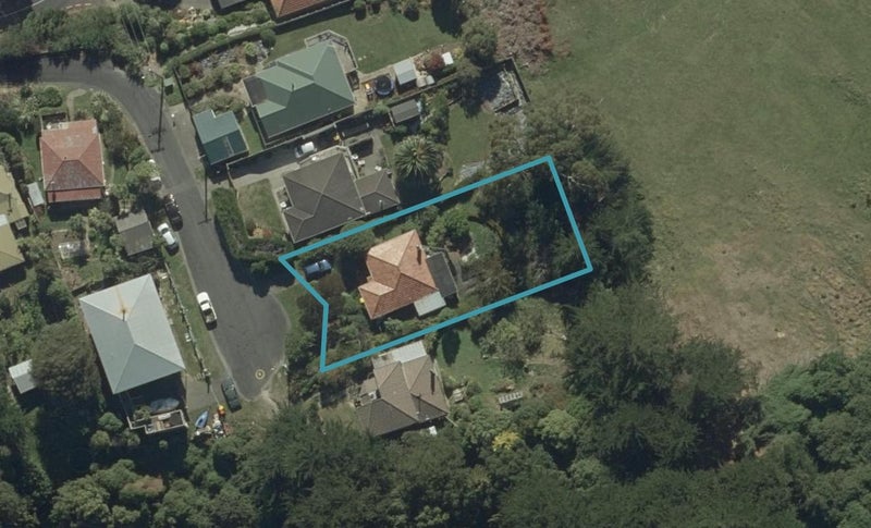21 Roebuck Rise, Broad Bay, Dunedin - Carousel 1