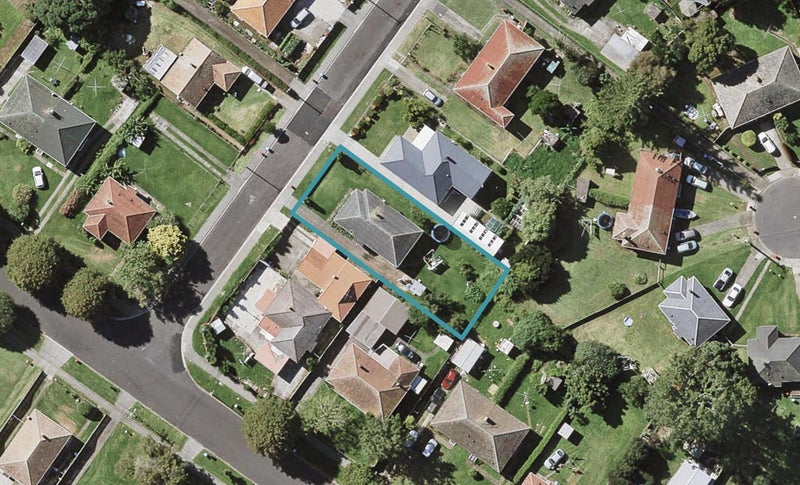 2 Tunis Road, Panmure, Auckland - Carousel 1