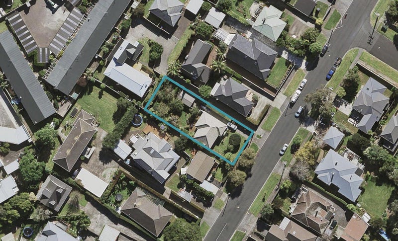 52 Tawa Road, One Tree Hill, Auckland - Carousel 1