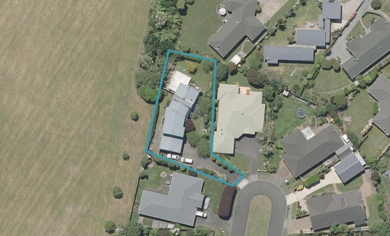 16 Holdsworth Drive, Otamatea, Whanganui - Carousel 1
