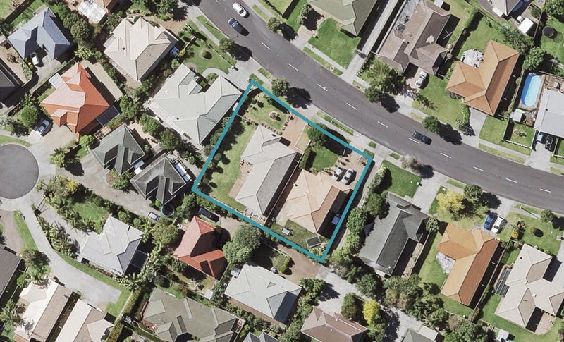 2/66 Orangewood Drive, Northpark, Auckland - Carousel 1