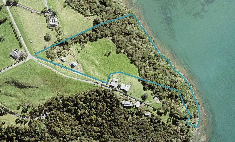 7 Kereru Lane, TAWHARANUI PENINSULA, SILVERDALE - Carousel 1