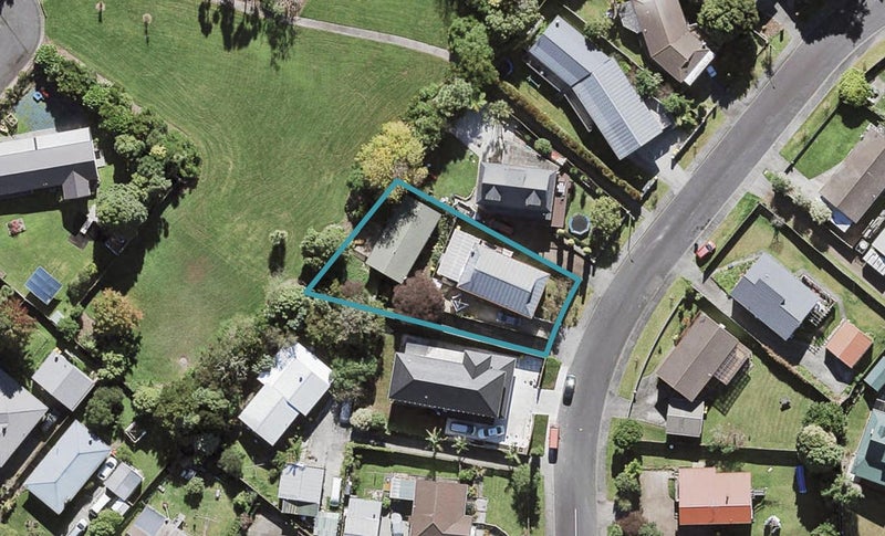 1/10 Madigan Place, Glendene, Auckland - Carousel 1