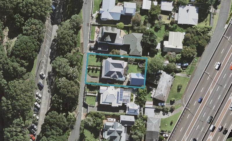 9 Queen Street, Northcote Point, Auckland - Carousel 1