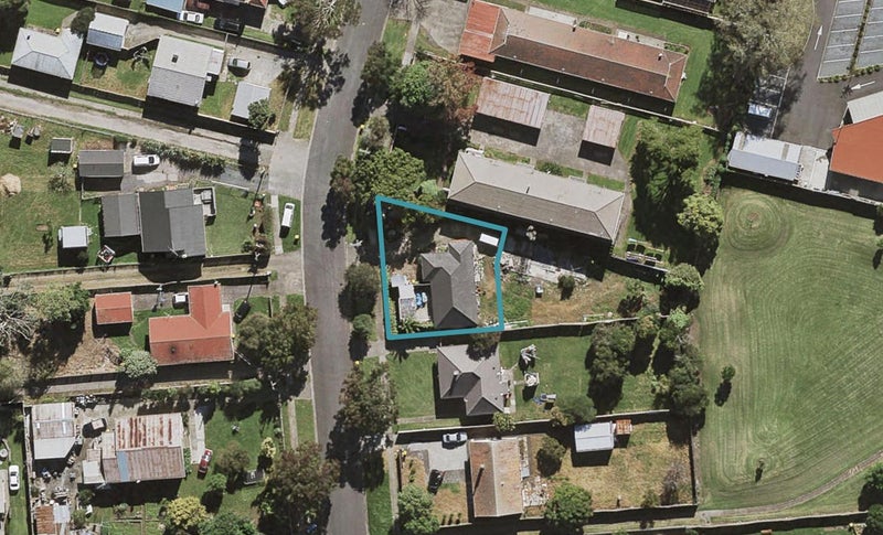 16 Margaret Road, Papatoetoe, Auckland - Carousel 1