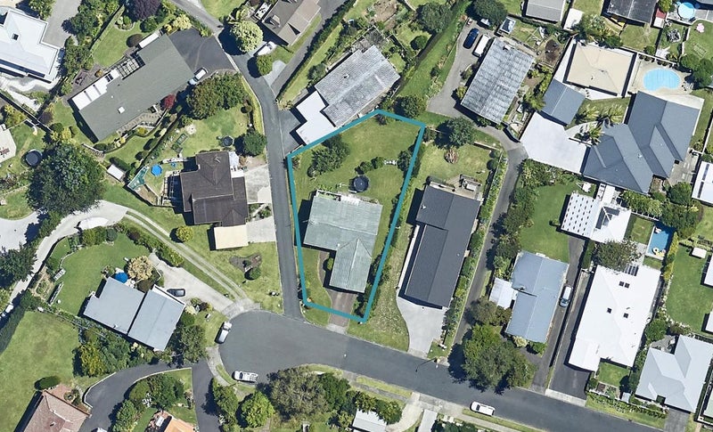 19 Pamela Place, Otumoetai, Tauranga - Carousel 1