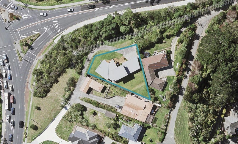 194 Browns Bay Road, Murrays Bay, Auckland - Carousel 1