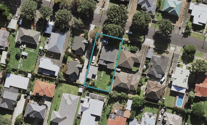 14 Oak Street, Royal Oak, Auckland - Carousel 1