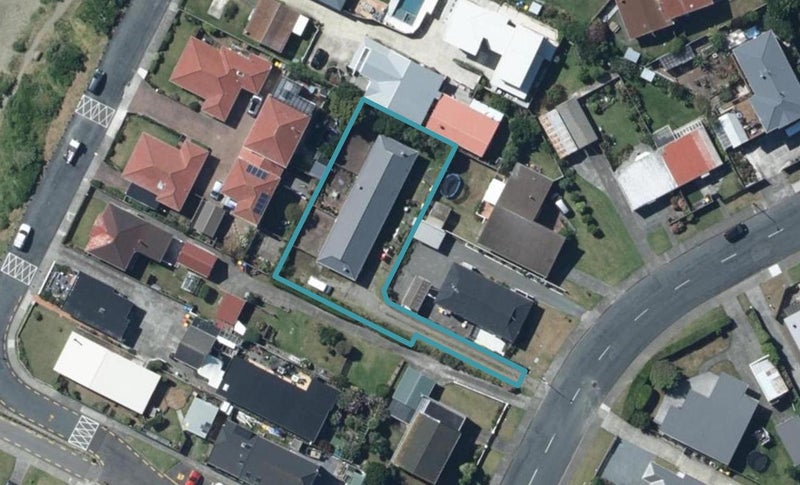 2/8B TIRETI ROAD, Titahi Bay, Porirua - Carousel 1