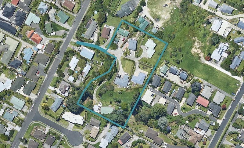 2/74 Greerton Road, Gate Pa, Tauranga - Carousel 1