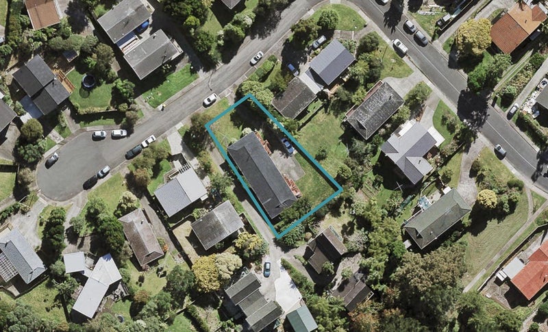 1/4 Glenvale Place, Tōtara Vale, Auckland - Carousel 1