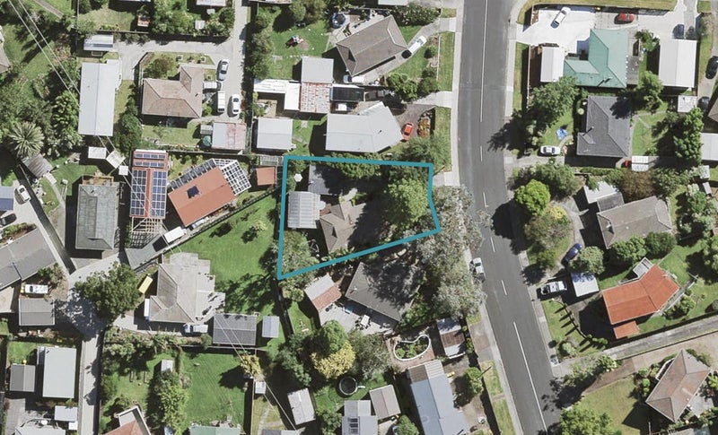 57 Captain Scott Road, Glen Eden, Auckland - Carousel 1